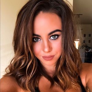 Meet your Posher, Yana